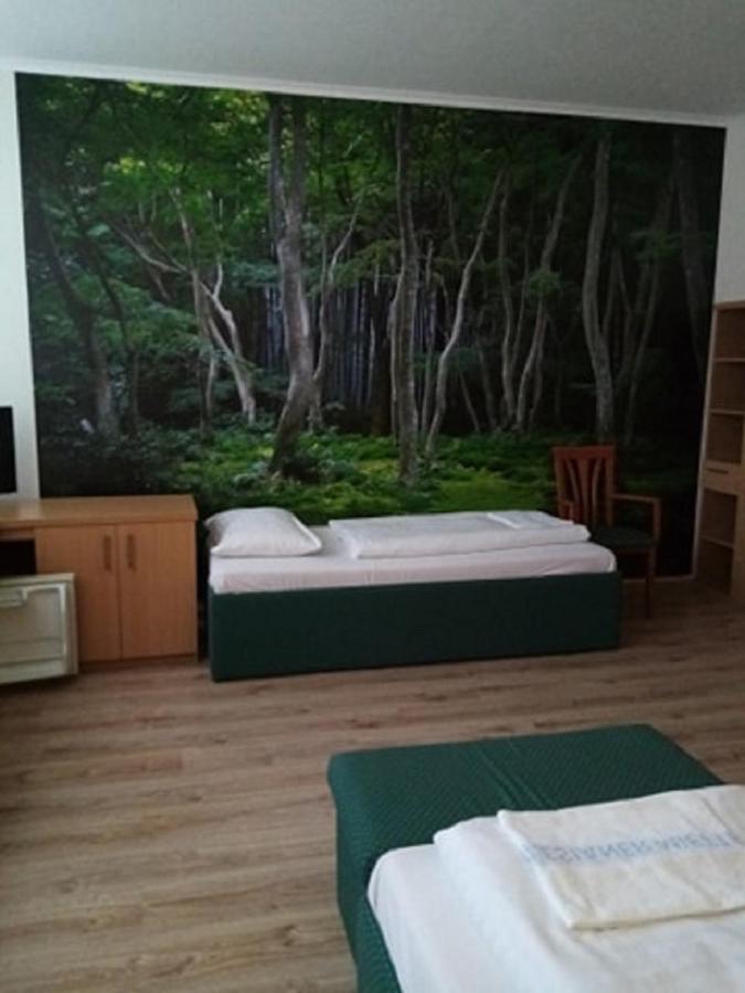 Hotel Hubert Nove Zamky Luaran gambar