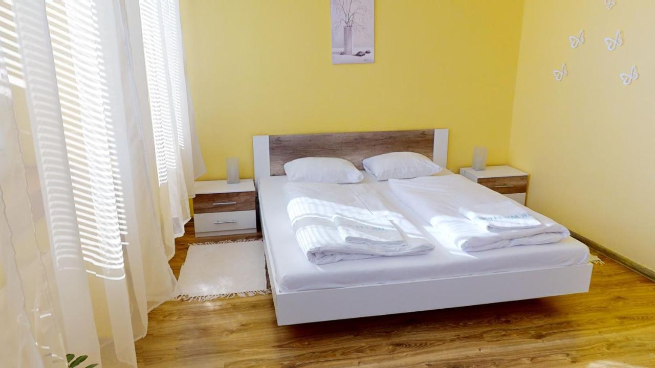 Hotel Hubert Nove Zamky Luaran gambar