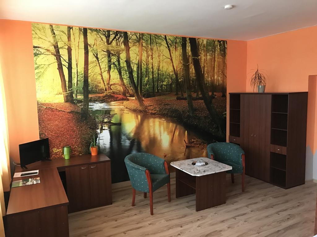 Hotel Hubert Nove Zamky Luaran gambar