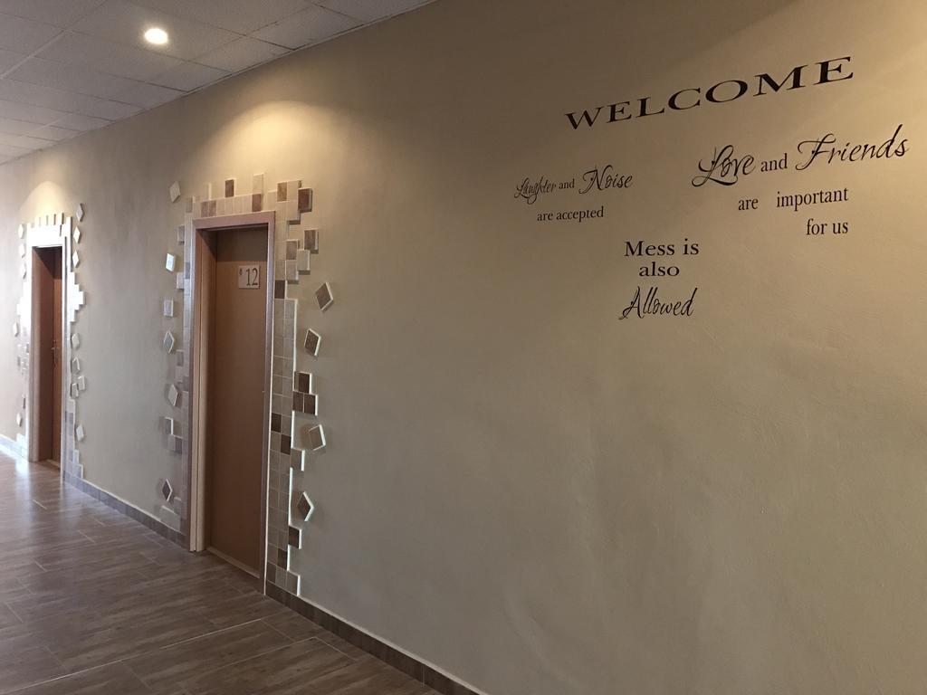 Hotel Hubert Nove Zamky Luaran gambar