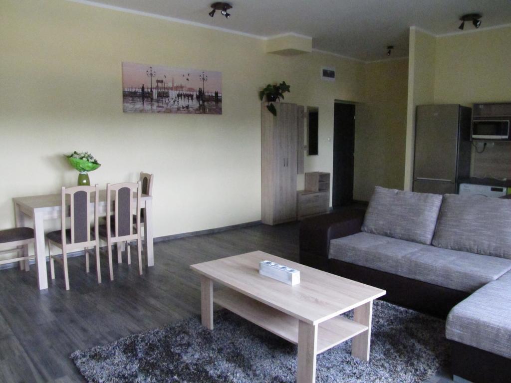 Hotel Hubert Nove Zamky Luaran gambar