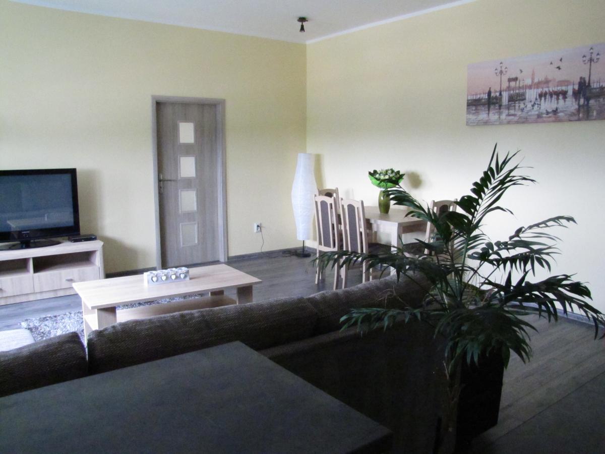 Hotel Hubert Nove Zamky Luaran gambar